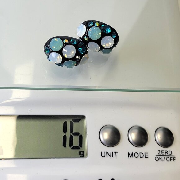 Blue Crystal Necklace with Earrings - Picture 13 of 16